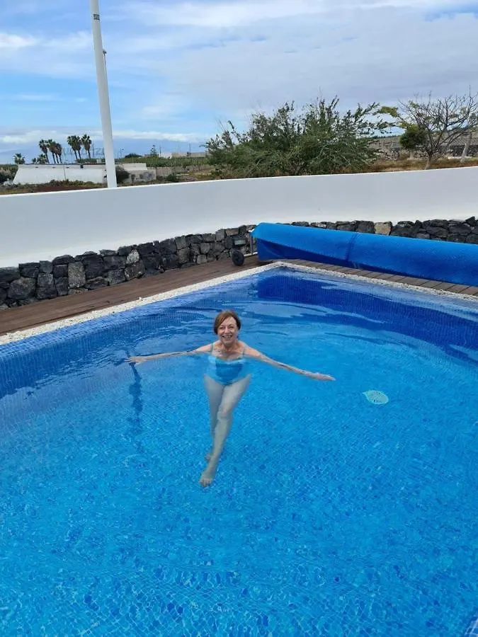 Petit Paradis - A Little Bit Of Heaven Callao Salvaje